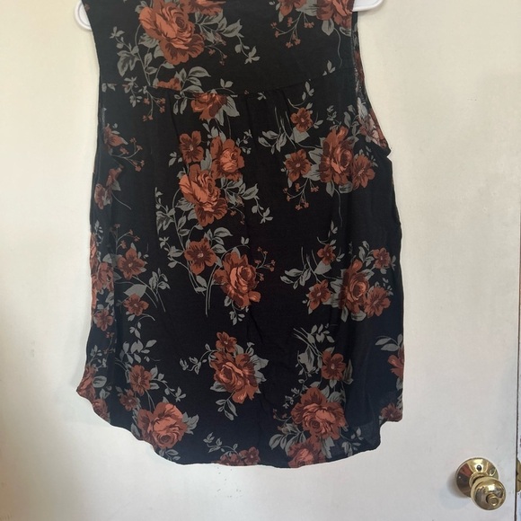 Torrid Size 1 Harper Rayon Slub Pullover
Sleeveless Top - Picture 3 of 9